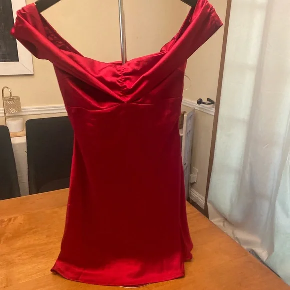 Princess Polly Red Off-Shoulder Cocktail Dress - Picture 4 of 8